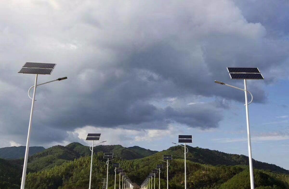 陰雨天太陽能路燈可以正常工作嗎？